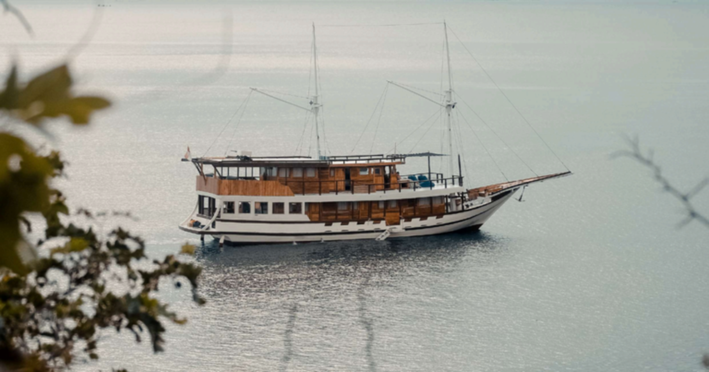 Open Trip 3D2N by Amore Deluxe Phinisi - Komodo Sharing Tours