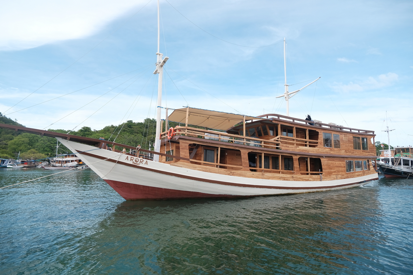 Open Trip 2D1N by Arora Deluxe Phinisi - Komodo Sharing Tours